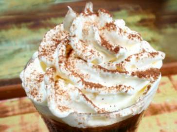 Café gelado com creme de avelã